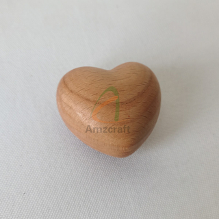 Solid Wood Chubby Heart Decoration Beech Mini Size Gift Wholesale Custom Wooden Crafts